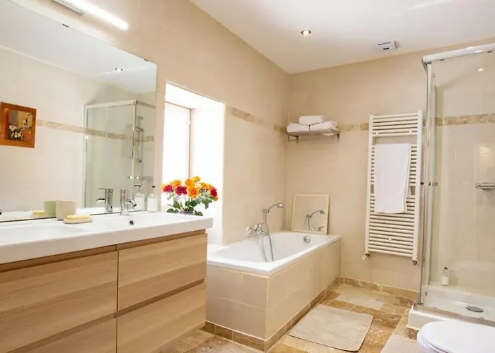 21 Le Clos Du Chateau *