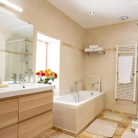 21 Le Clos Du Chateau *